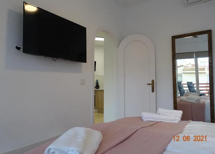 Apartment Santa Barbara - 200 M To The El Albir
